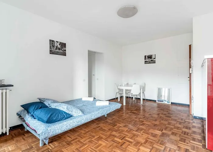 Mi8 -10 Minutes From The Duomo- Large Apartament Mediolan
