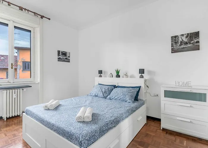 Mi8 -10 Minutes From The Duomo- Large Apartament Mediolan