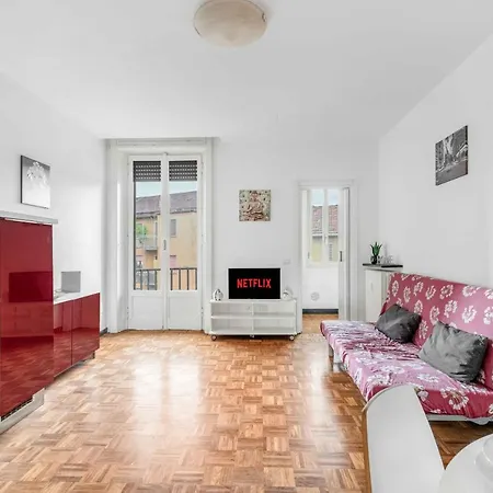 Appartement Mi8 -10 Minutes From The Duomo- Large Milan