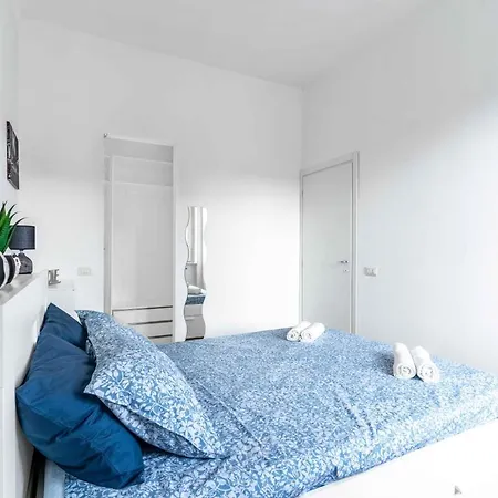 Appartement Mi8 -10 Minutes From The Duomo- Large Milan